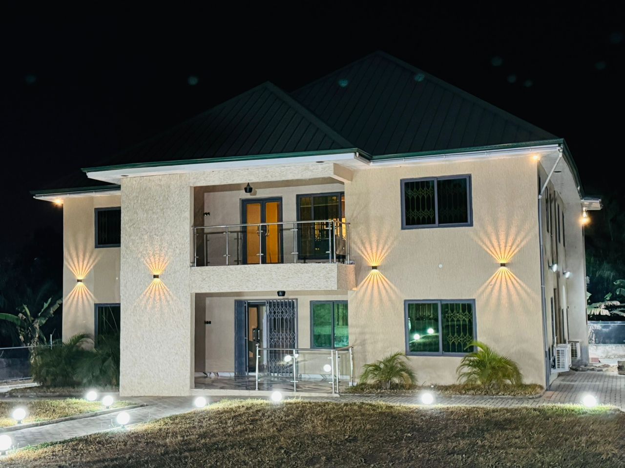 Tisha Hotel Exterior